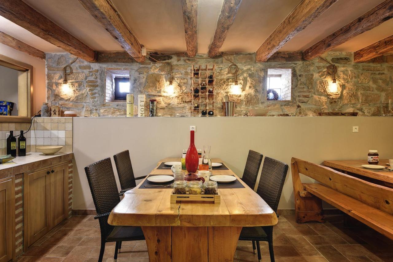 Mimoza Old Town Pula Apartments Bagian luar foto