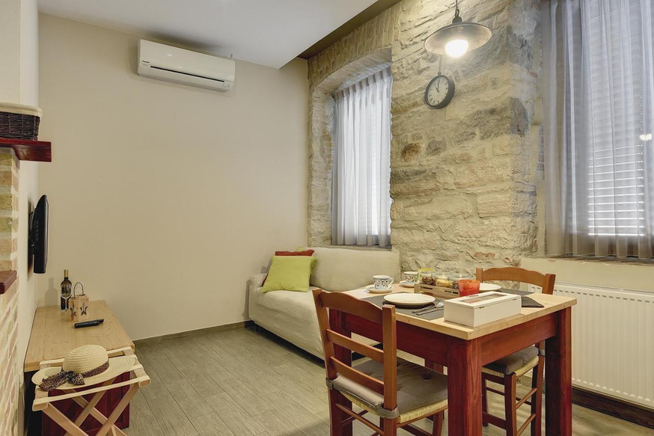 Mimoza Old Town Pula Apartments Bagian luar foto