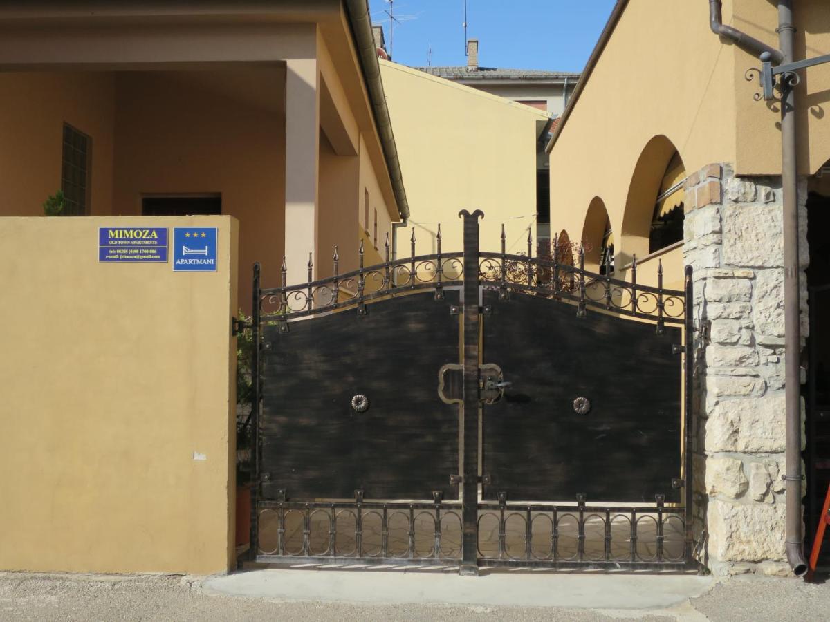 Mimoza Old Town Pula Apartments Bagian luar foto